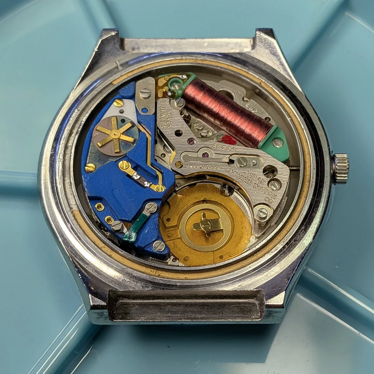 World's First Analog Solar Watch - Citizen Crystron Solar Cell